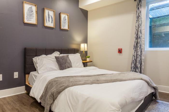 2BR1BA Home,Sleeps 6,WasherDryer,Fridge &Parking