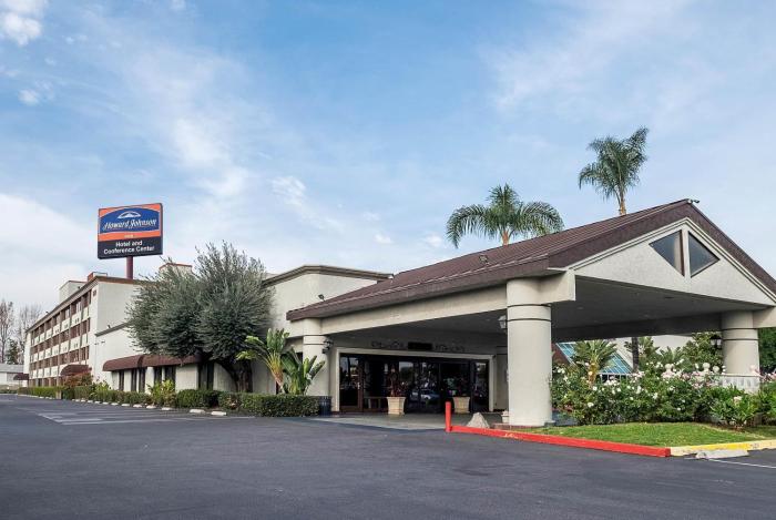 Howard Johnson by Wyndham FullertonAnaheim Conference Cntr