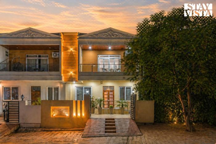 StayVista at Vanya Kutir with BBQ, Hill View