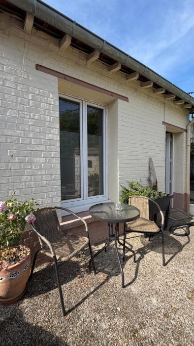 Mini studio et espace extérieur