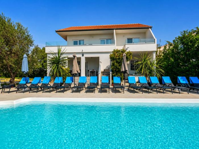 Zadar Seaside Getaway for 5