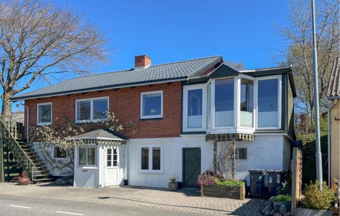 Awesome Home In Hobro With Wifi