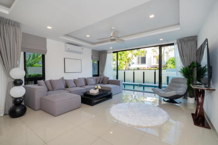 Laguna park Villa with pool or Townhouse with communal swimmibg pool