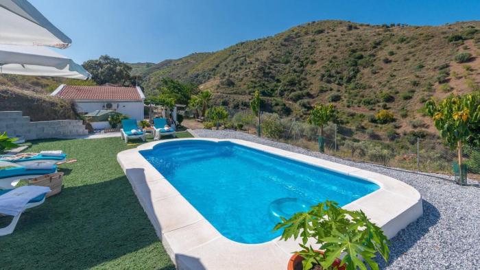 Casa Esperanza Sedella by Ruralidays