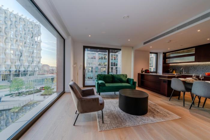 Luxury River-View 2BR Near US Embassy