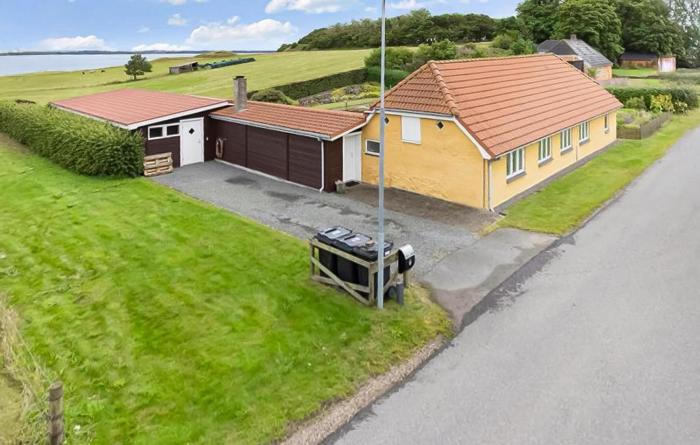 Cozy Home In Nykøbing M With Wifi