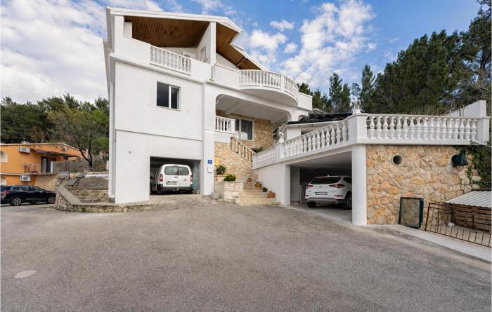 Stunning Apartment In Jasenice With Wifi
