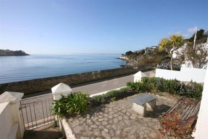 Captains Cottage St Mawes panoramic sea views