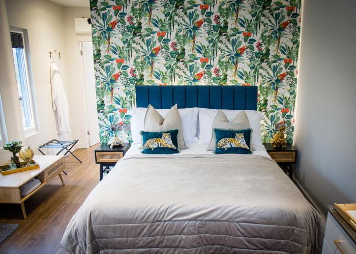 The Jungle - Luxury Glamping Lodge Cheshire