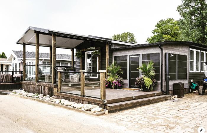 Lakefront Retreat with Fire pit perfect for families