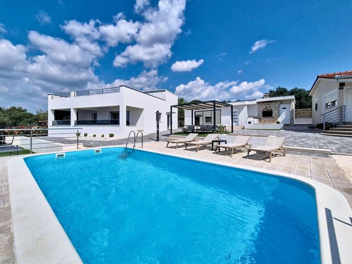 Holiday Home Ria with heated pool by Interhome