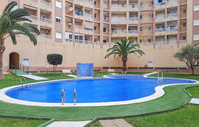 Cozy Apartment In Torrevieja With Wifi