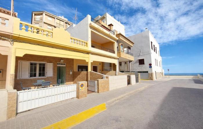 Stunning Home In Sueca With Wifi