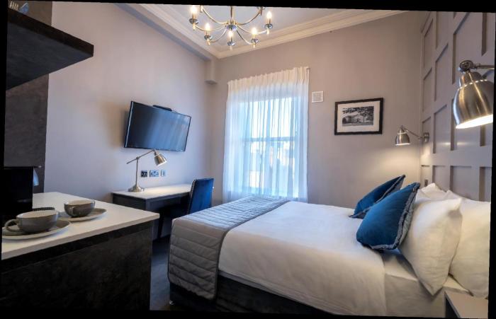 Second Floor Suite-Rathmines-WiFi & Comfort