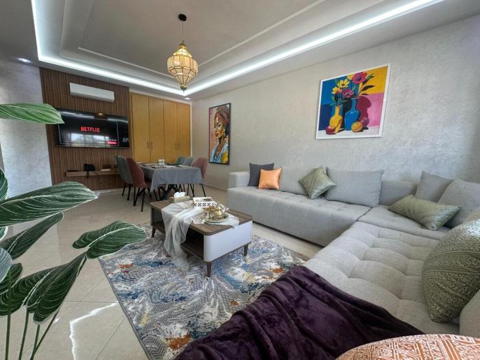 Agadir centre Appartement luxe 2 chambres balcon vue panoramique exceptionnelle proche plage
