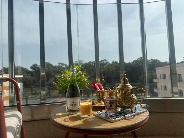 Agadir centre Appartement luxe 2 chambres balcon vue panoramique exceptionnelle proche plage