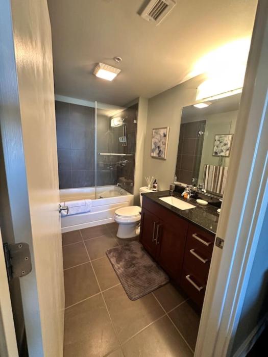 Luxury Furnished 1BR Condo in The Heart of the City