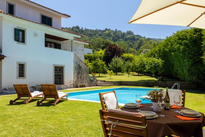 Luxury Classic Villa with Private Pool - Bom Jesus