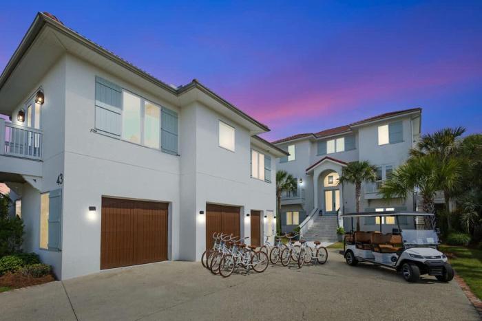Casa Bella by Stay on 30a, Gulf Views-Golf Cart!