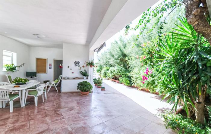 Cozy Home In S Maria Del Focallo With Wifi