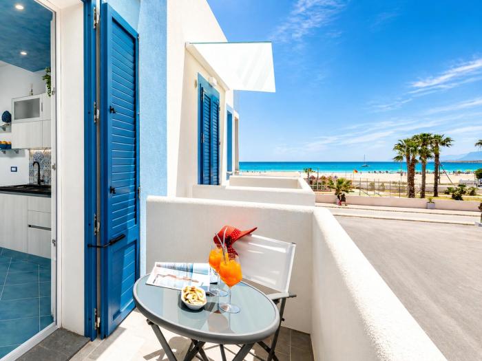 IL FARO E LA LUNA Beach Apartments