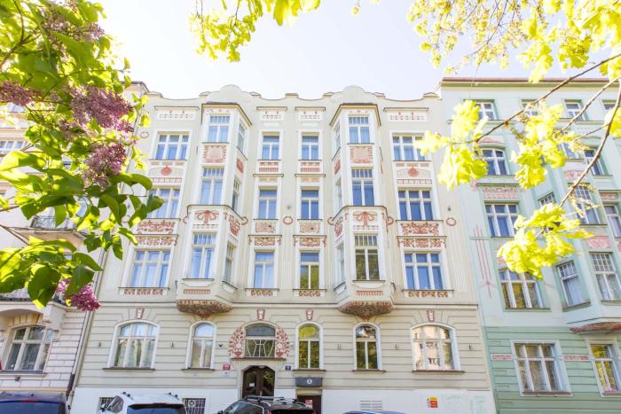 Family 2BDR apartment in Historical Vinohrady