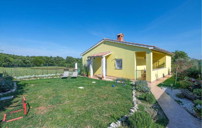 Nice Home In Marcana With Wifi