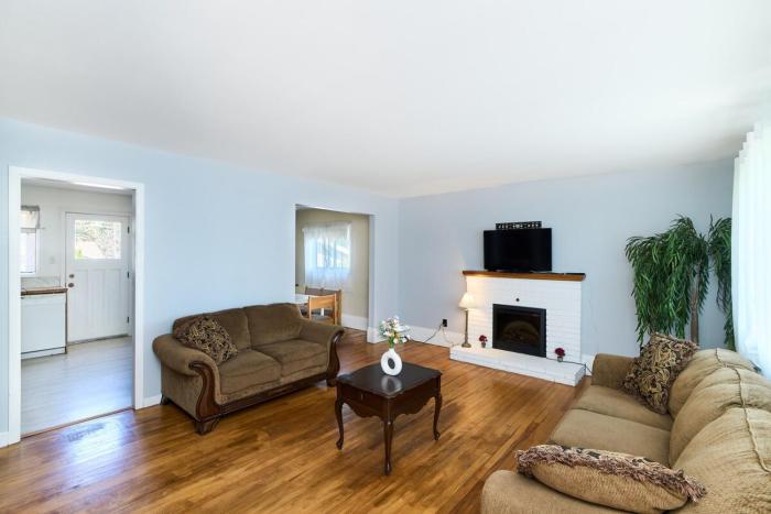 Charming 4-Bedroom Retreat in the Heart of Moncton