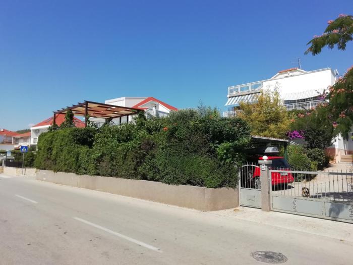 Apartments by the sea Okrug Gornji - Ciovo - 25387