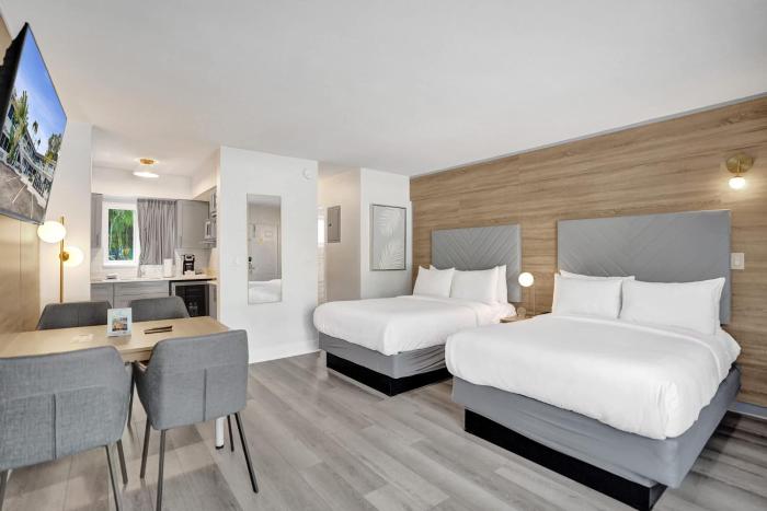 Ocean Blvd Two Double Suite with Kitchenette