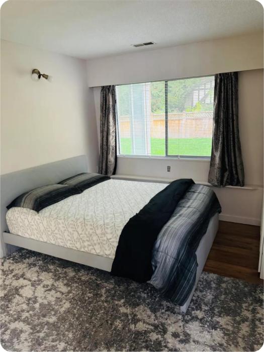 Cozy Room Ensuite Bath & Own Entrance Peaceful Stay