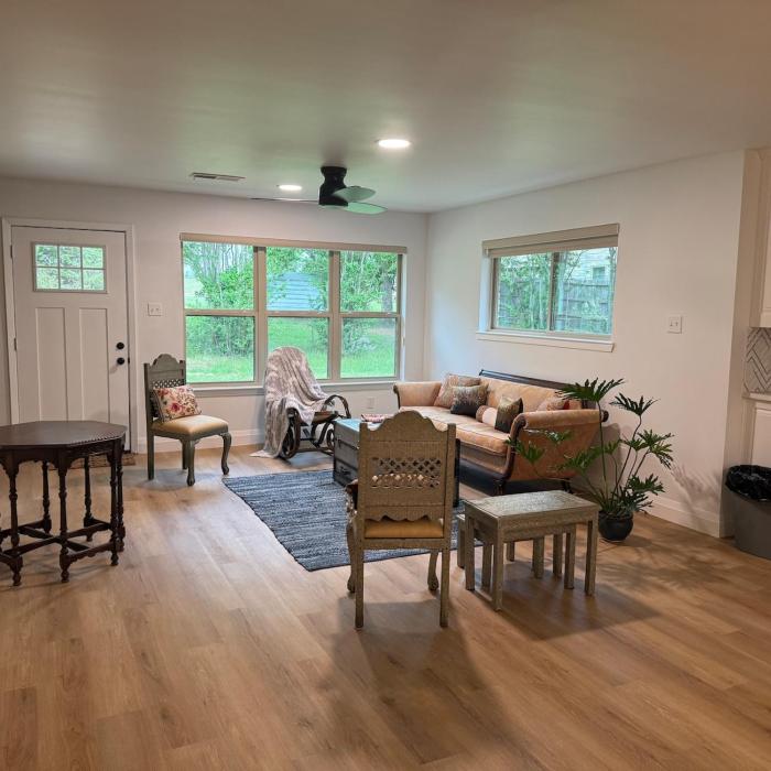 Serene modern updated Colleyville home