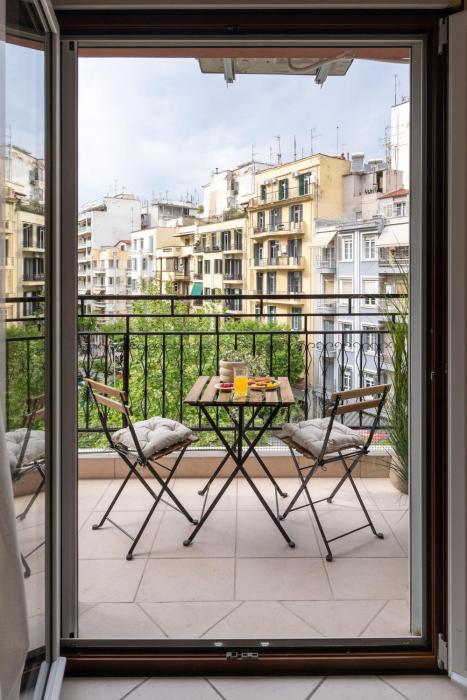 Heart of Thessaloniki 3BR 3KingBeds Balcony