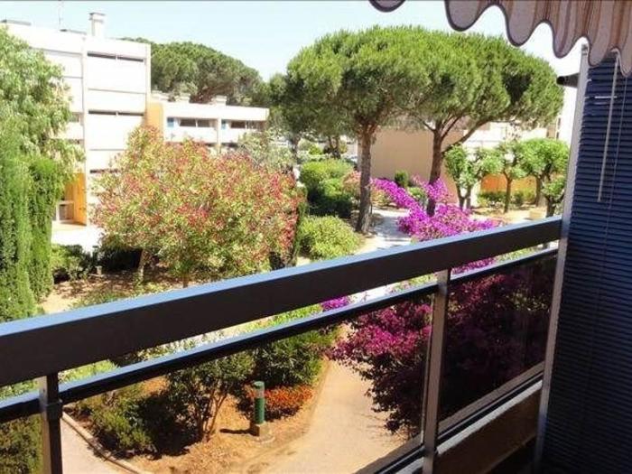 Studio fonctionnel 18m², parking, commerces et plages à proximité - FR-1-610-119