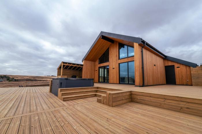Modern Aurora Retreat