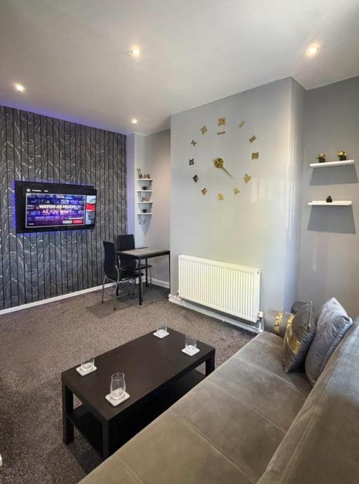 Central 2 Bed House