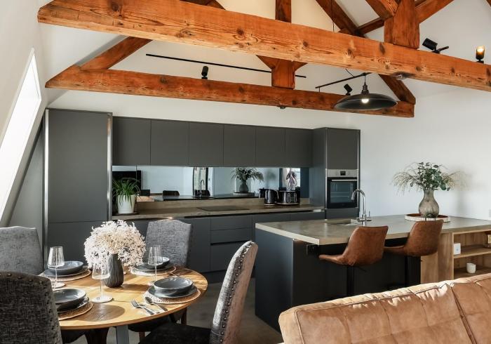 2 bedroom Loft apartment with sea views in St Leonards on Sea
