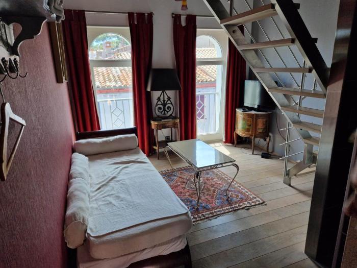 La Maison Bleue