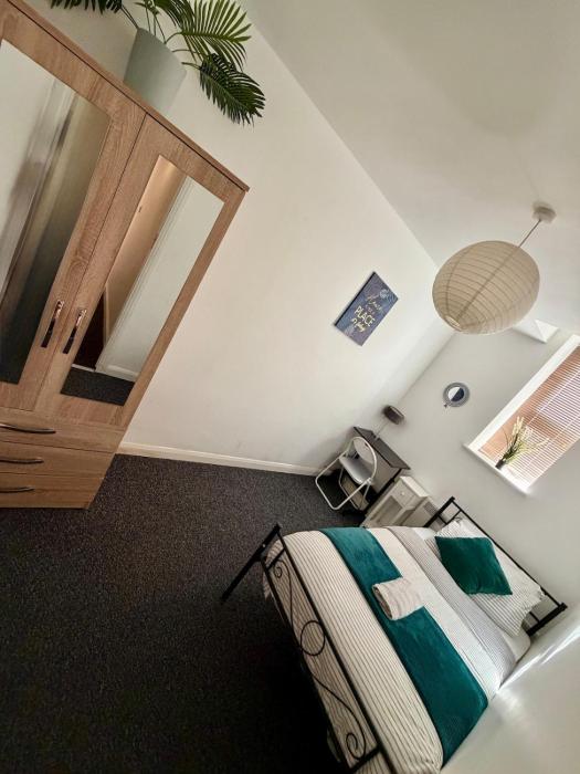 Stylish Cosy Homely 6bed Flat at Salford Precinct