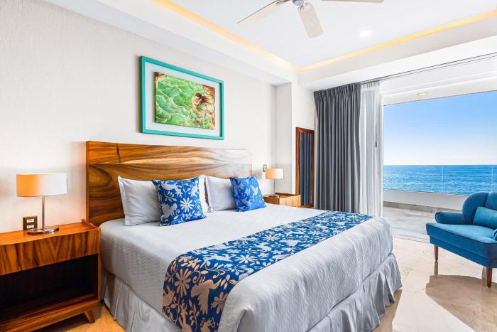 Dreamy coastal condo with amazing ocean views, pool & pool spa