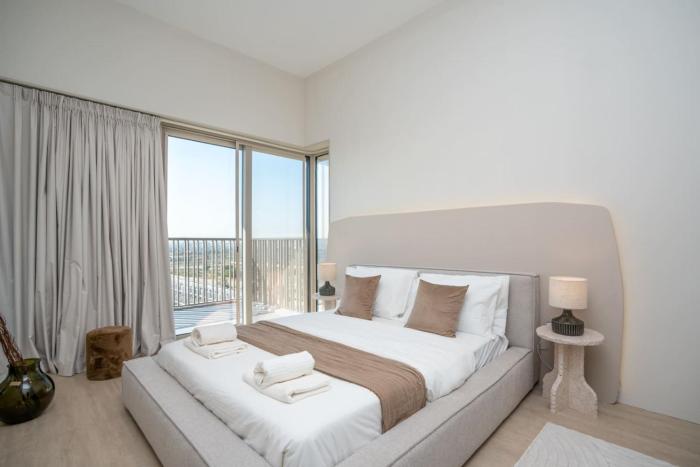 Modern 1-Bedroom Retreat in MBR City