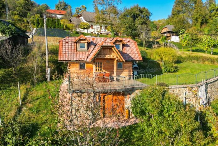 Vineyard Chalet Hansel and Gretel - Happy Rentals