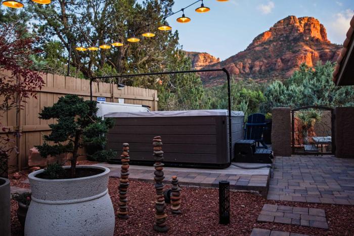 Mammoth Rock Lodge-New Family Home REMODELED 2 Hot Tubs & Game Room