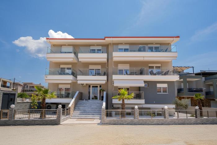 OASIS luxury apartments and rooms nikiti