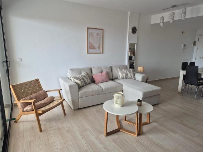 Superb apartment with sea view and solarium
