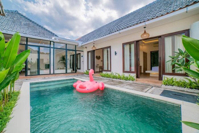 3BR villa w- pool & sun loungers