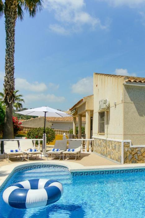 Villa Rosa Leona
