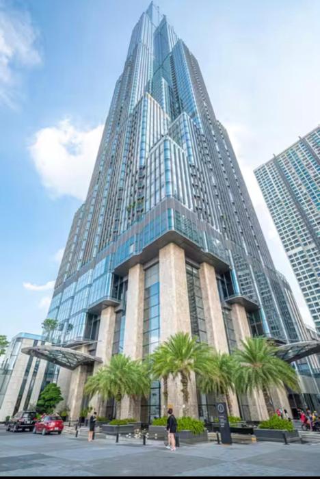 Mariana 2BR Landmark 81 Sky View