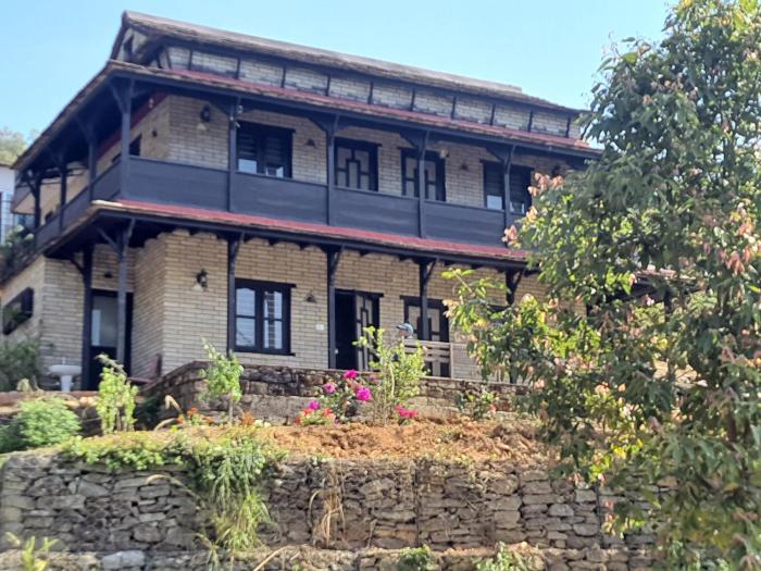 Peace Dragon Retreat - Hillside Escape near World Peace Pagoda