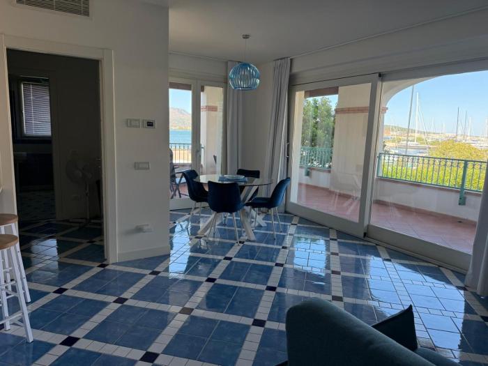 Acquamarina Luxury Apartment with Panoramic Marina View